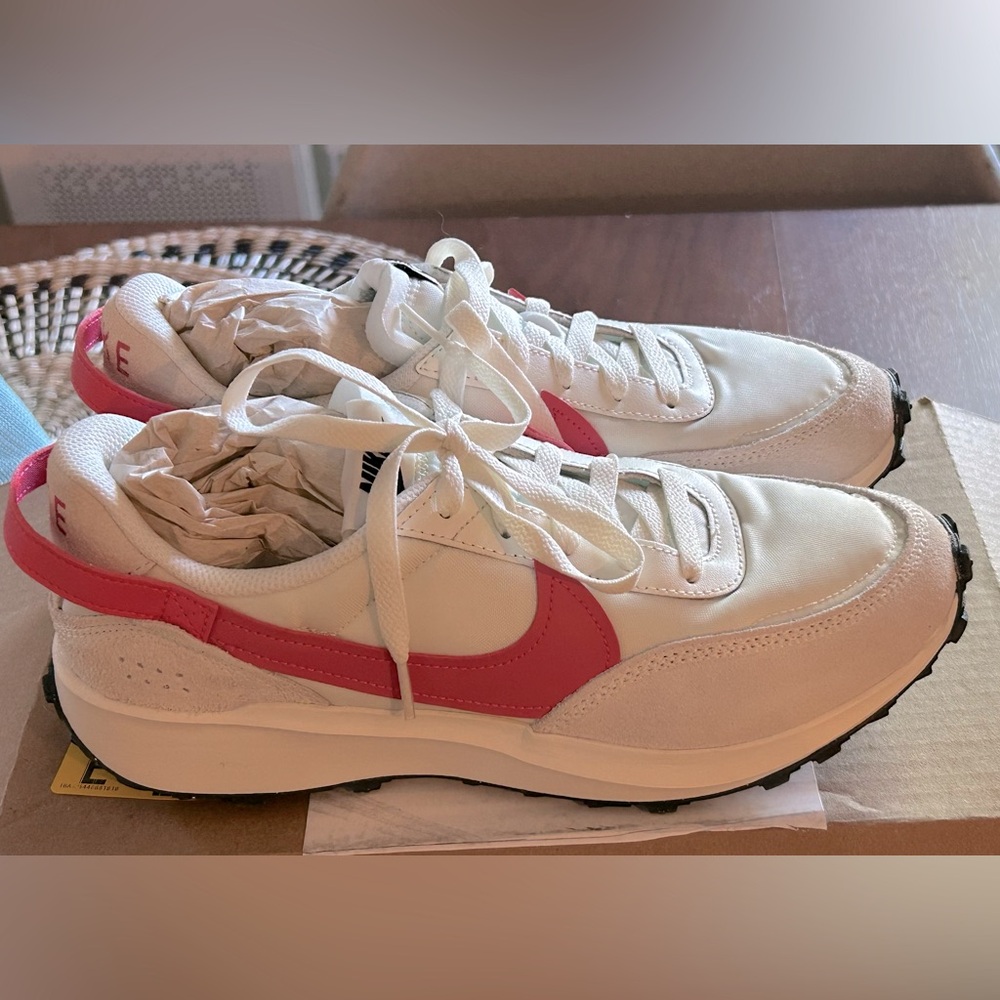 NWT Nike women’s debut waffle shoes
